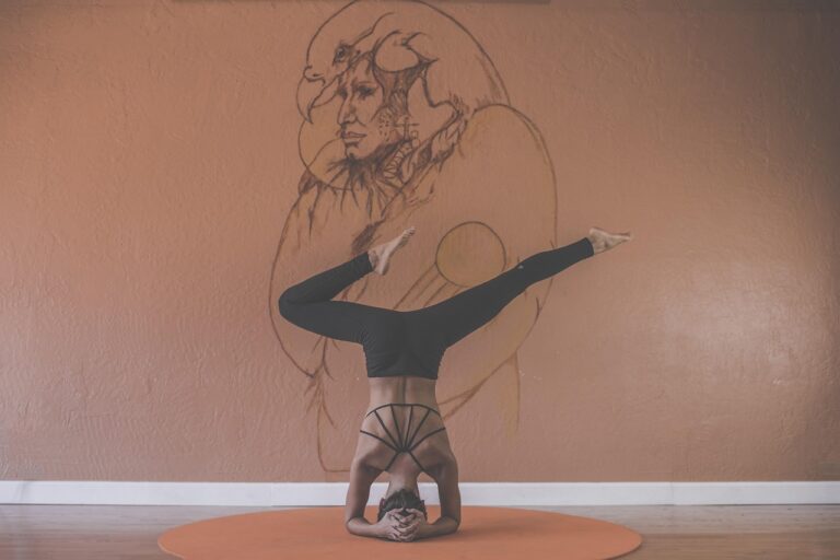 Hvordan Yin Yoga kan hjælpe til at reducere stress og finde indre ro